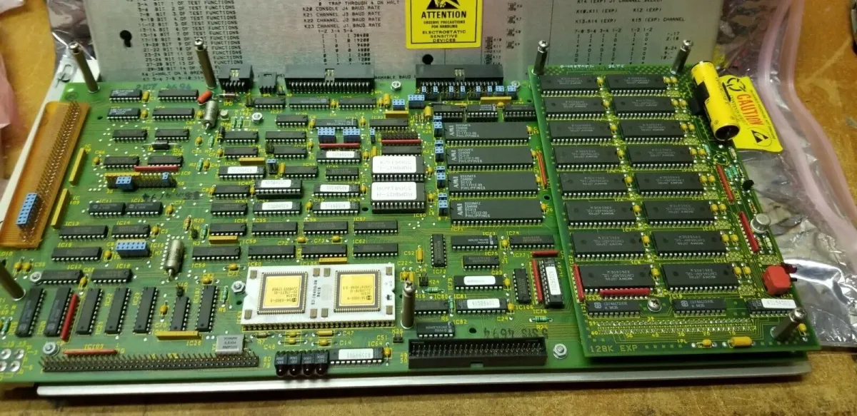 Universal Instruments 8223 / J11 Controller 43379703 w/128K EXP Memory board